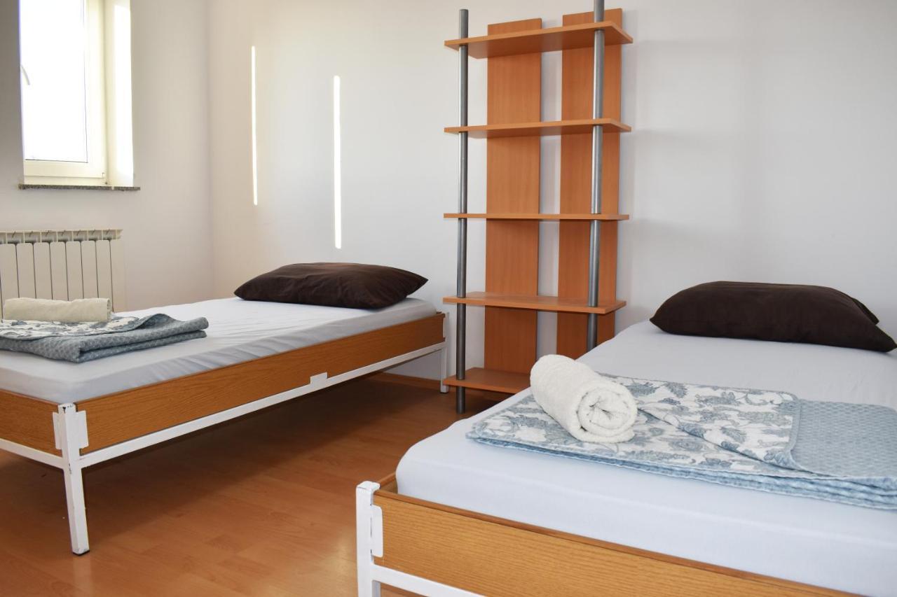 Rooms Busija イゾラ エクステリア 写真