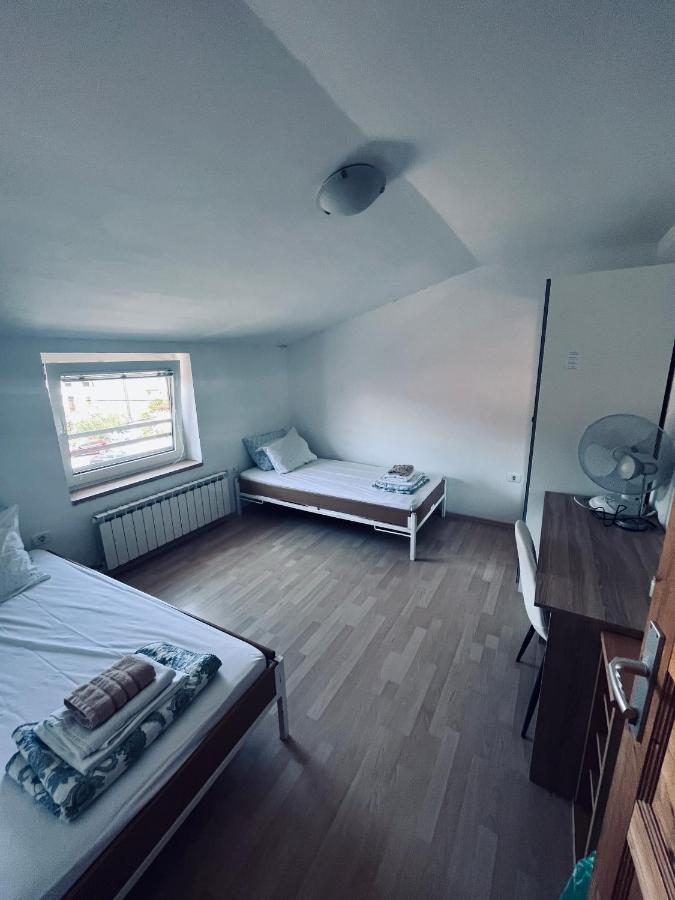 Rooms Busija イゾラ エクステリア 写真