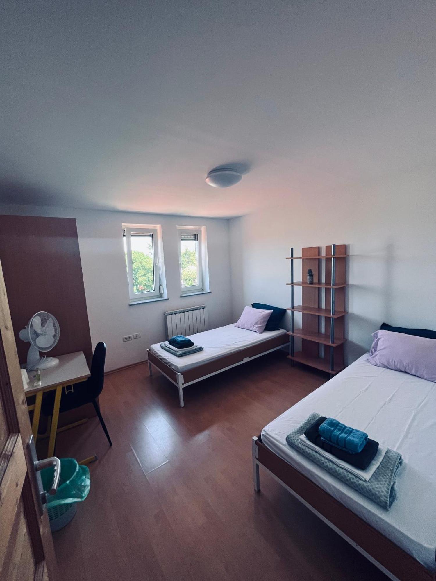 Rooms Busija イゾラ エクステリア 写真